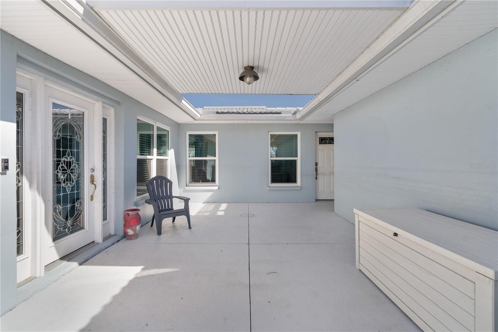 5027 Waterside Dr photo 3
