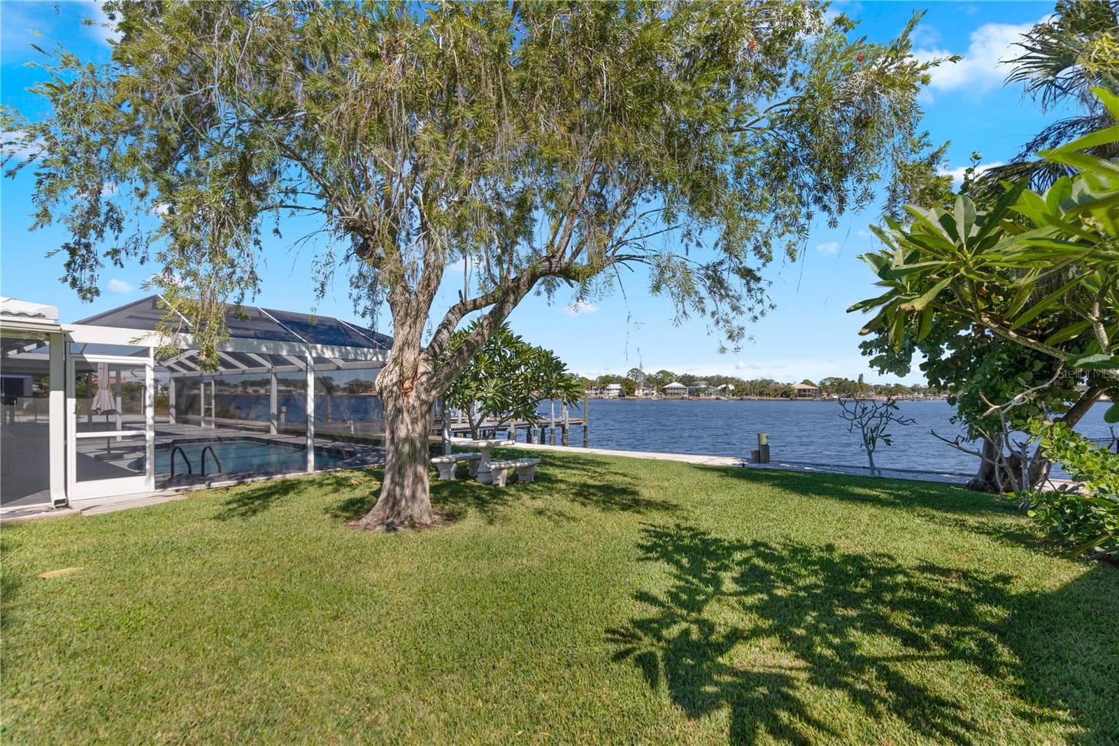 5027 Waterside Dr photo 4