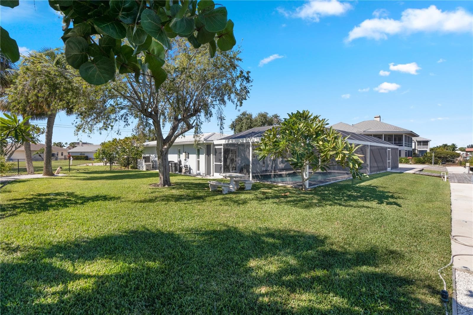 5027 Waterside Dr photo 5