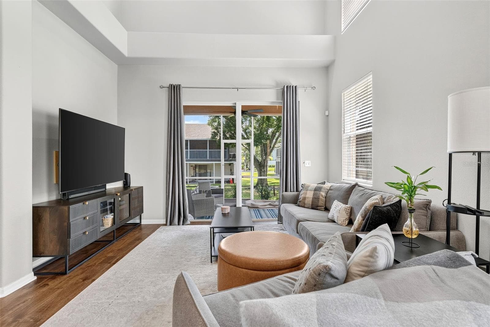 1437 Ridge Ter photo 5