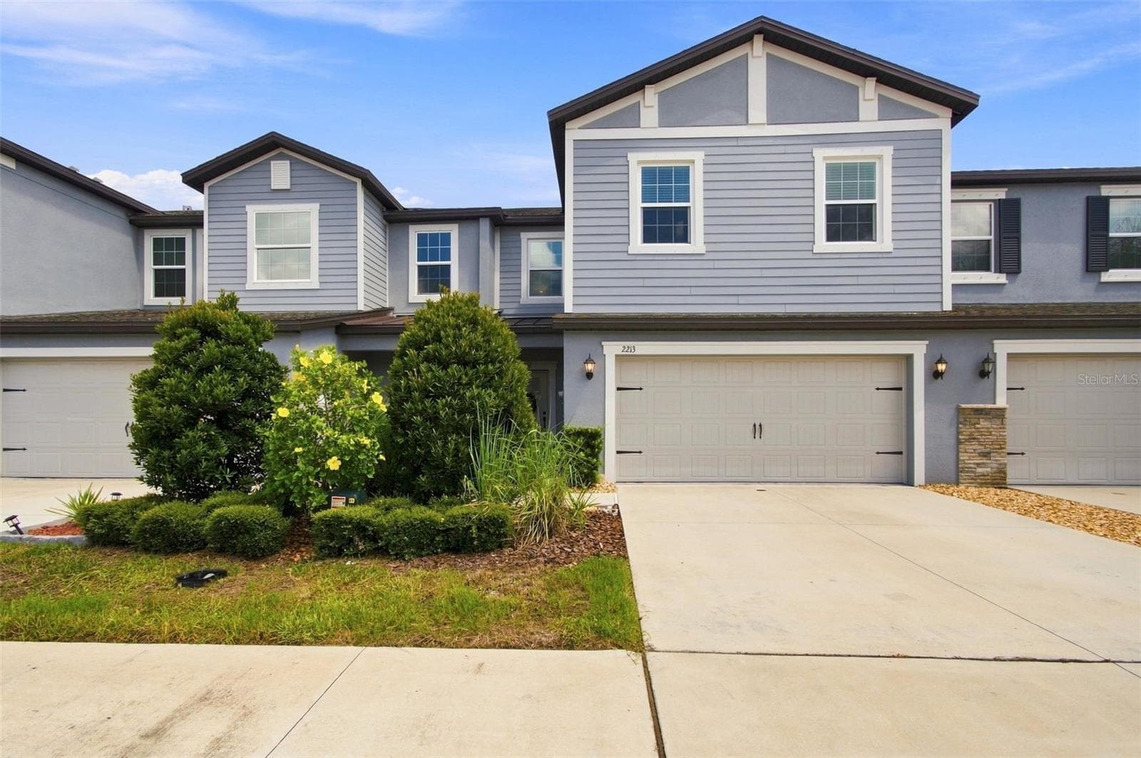 2213 Cerulean Sky Dr photo 3