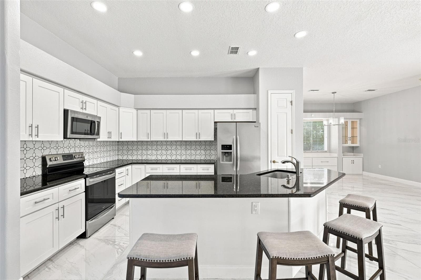 5333 Leather Saddle Ln photo 4
