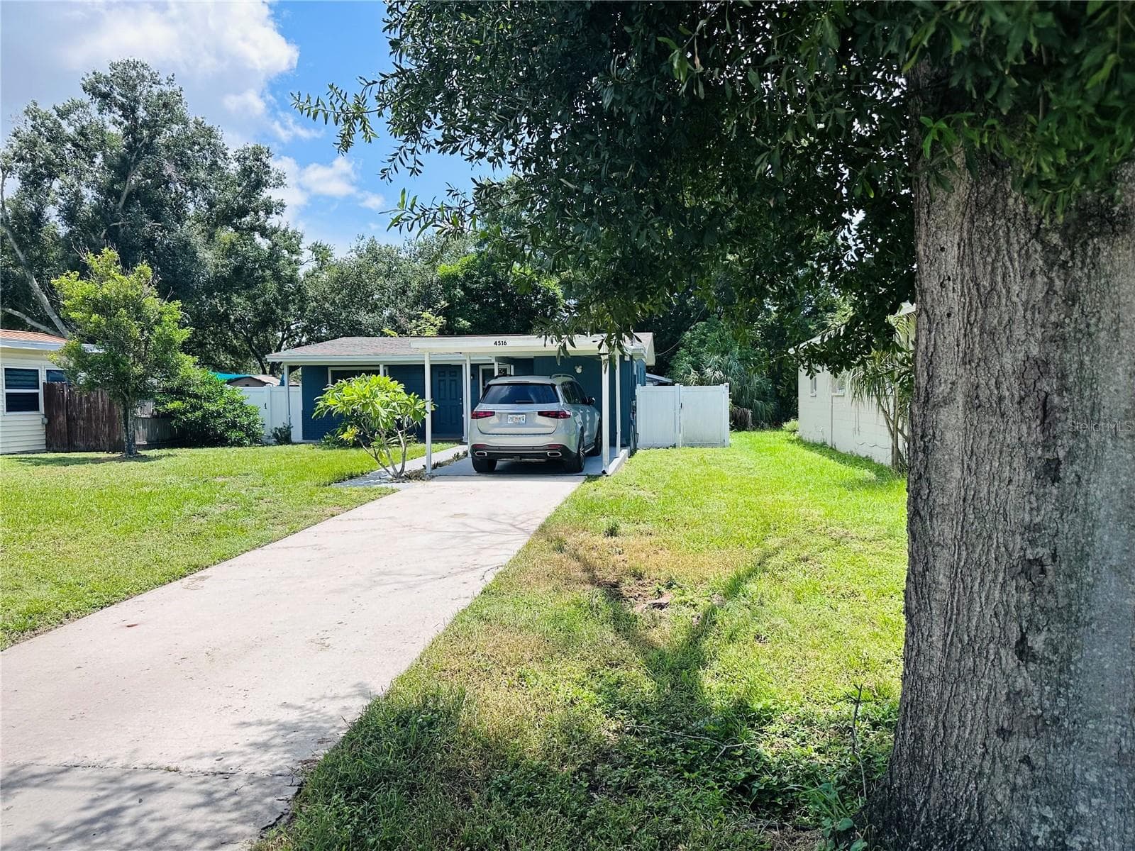 4516 W Paxton Ave photo 3