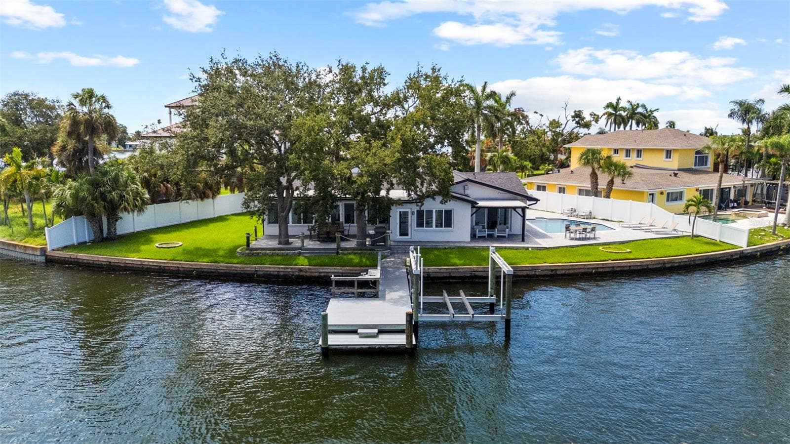 1514 Sea Gull Dr S photo 5
