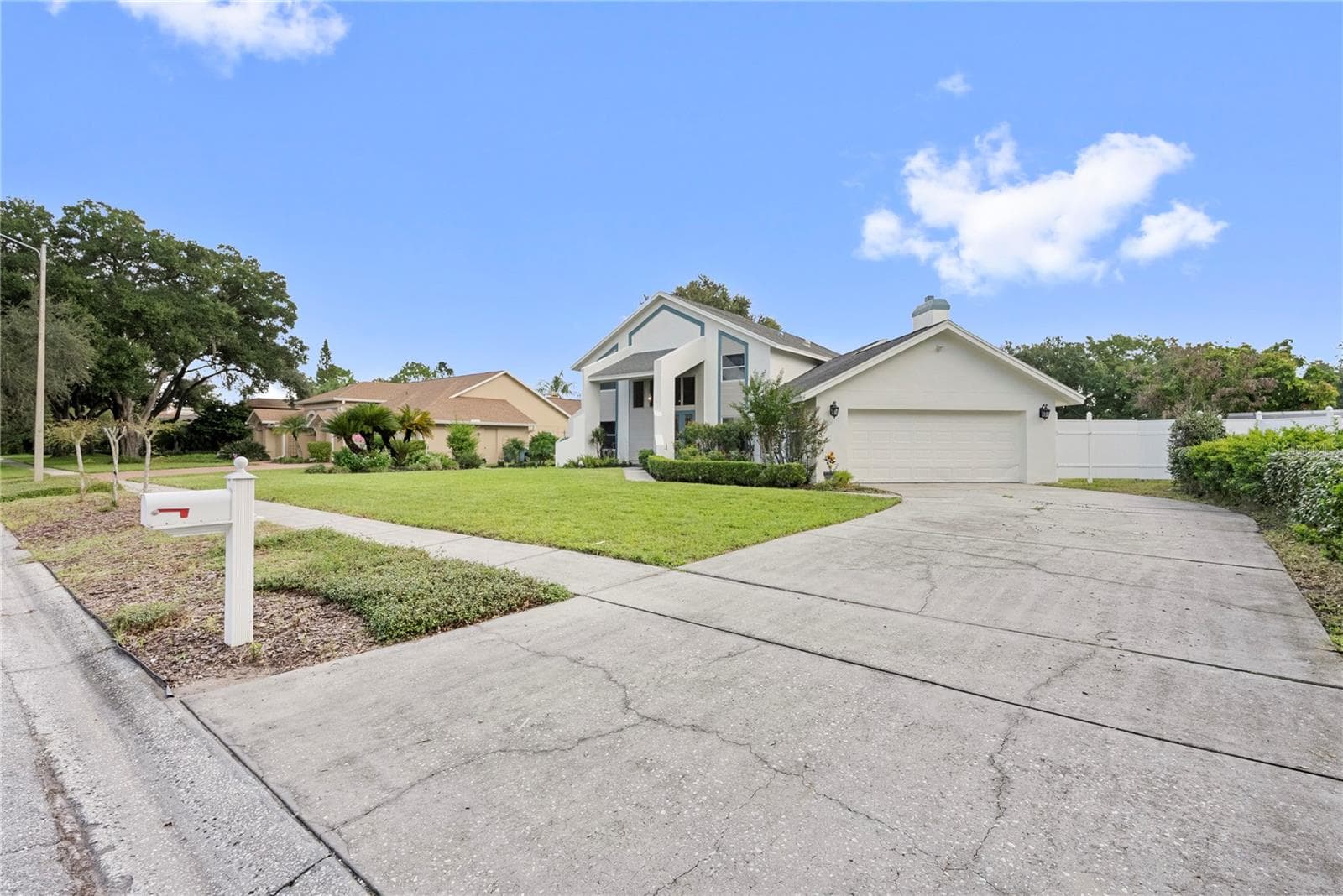 17919 Clear Lake Dr photo 5