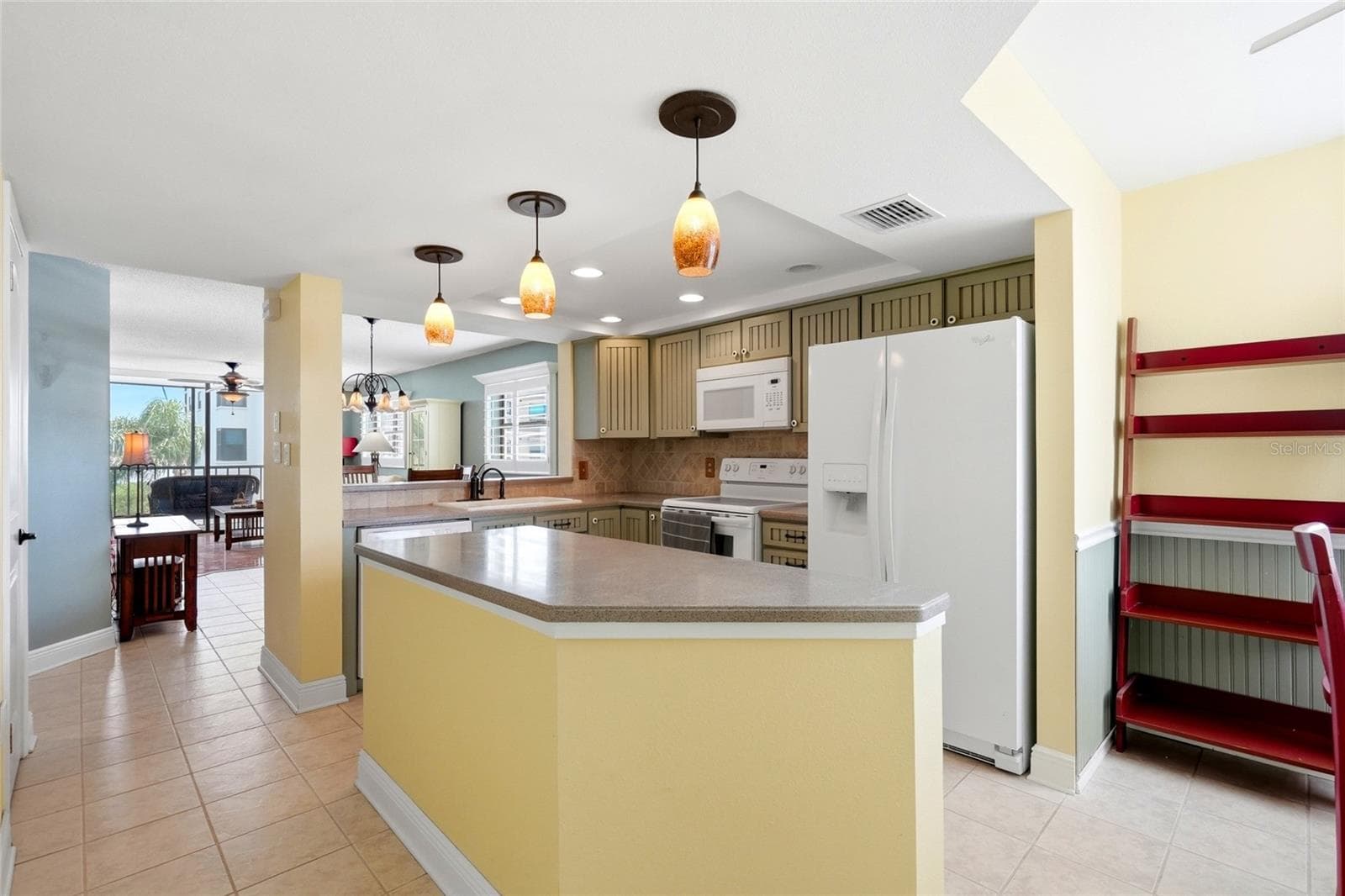 1328 Pasadena Ave S #308 photo 2