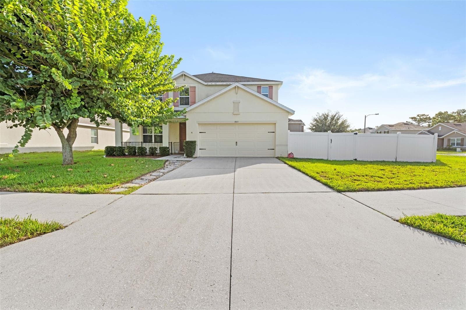 3915 Bramblewood Loop photo 3