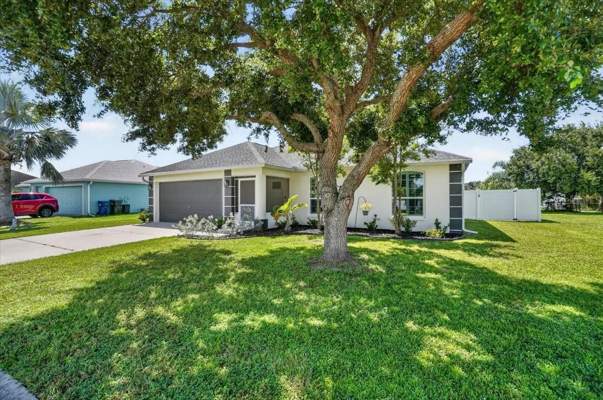 5815 33rd Dr E photo 2