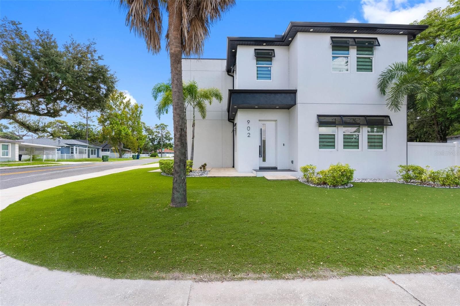 902 W Sligh Ave photo 4