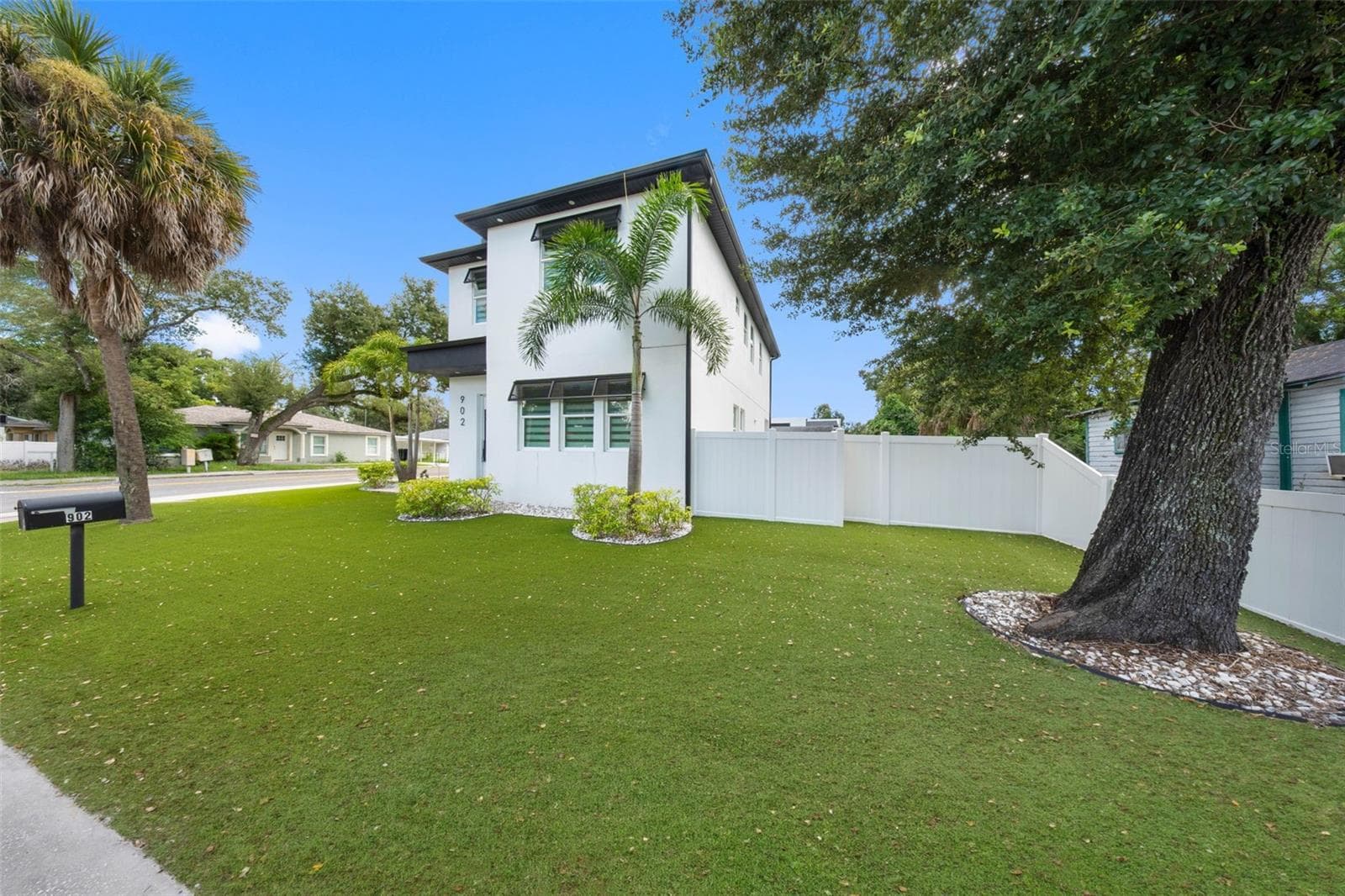 902 W Sligh Ave photo 5