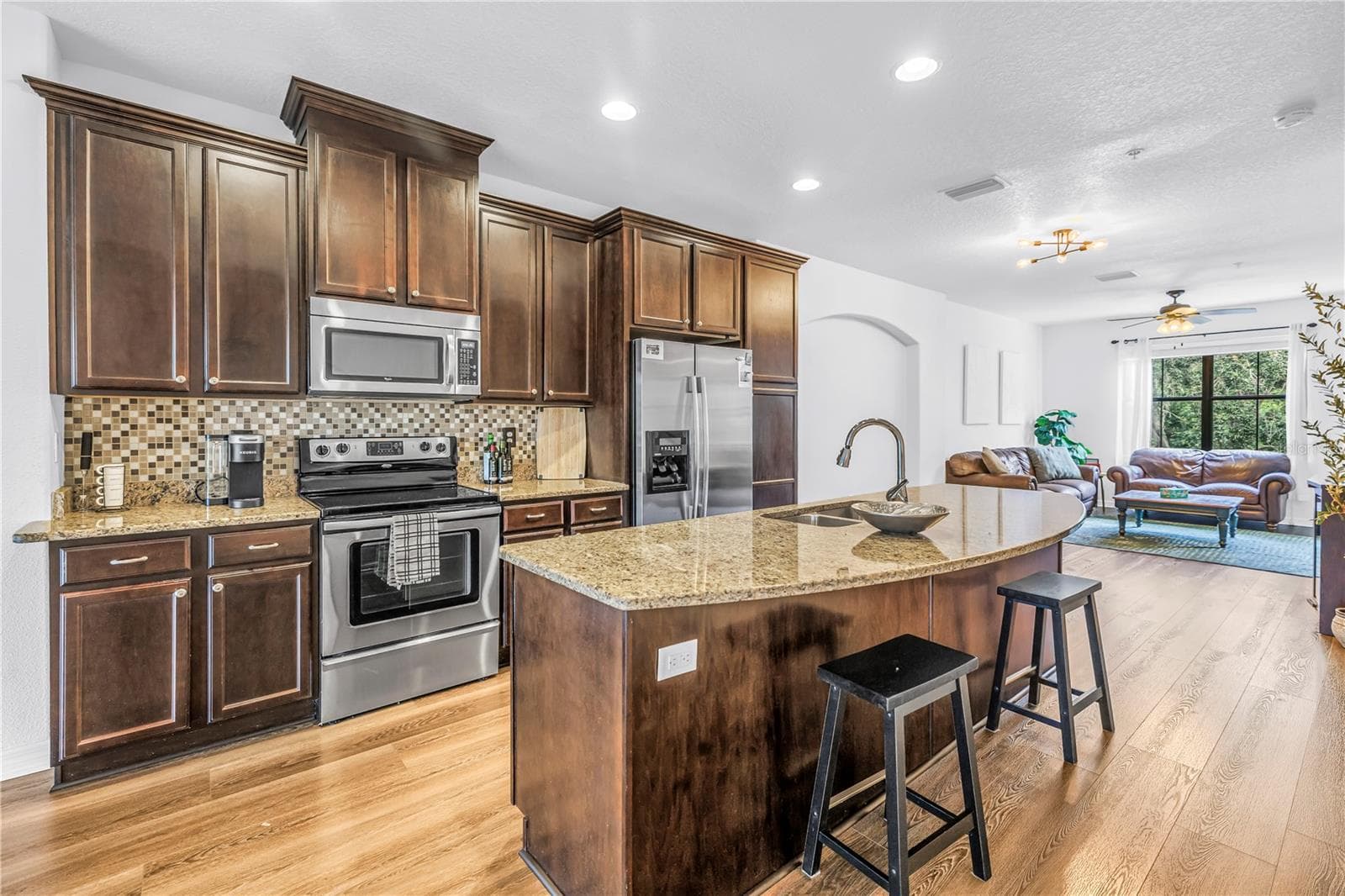 9715 Bay Grove Ln photo 4