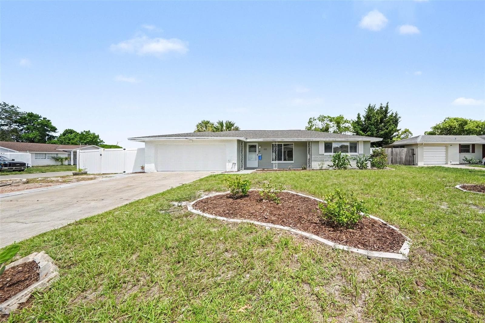 7815 Monarda Dr photo 2