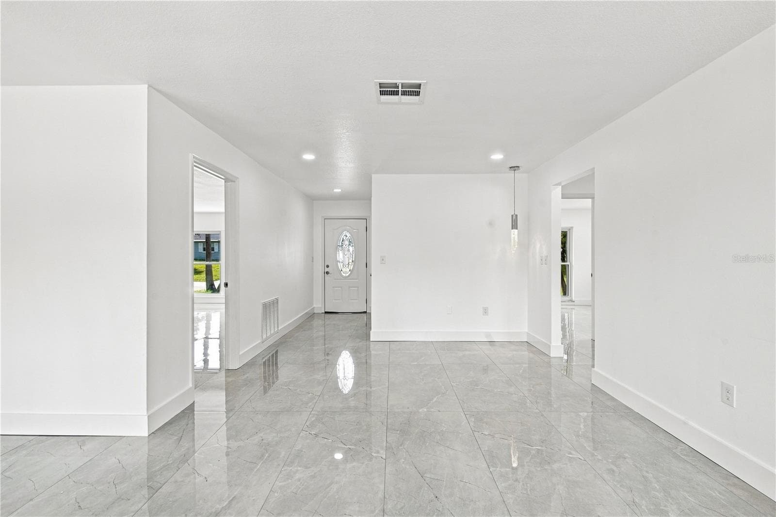 4251 Woodfield Ave photo 5
