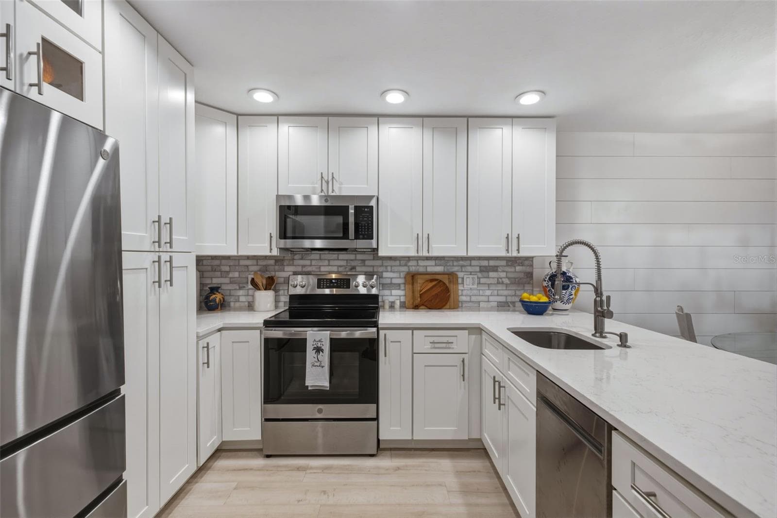 230 Medallion Blvd #F photo 5