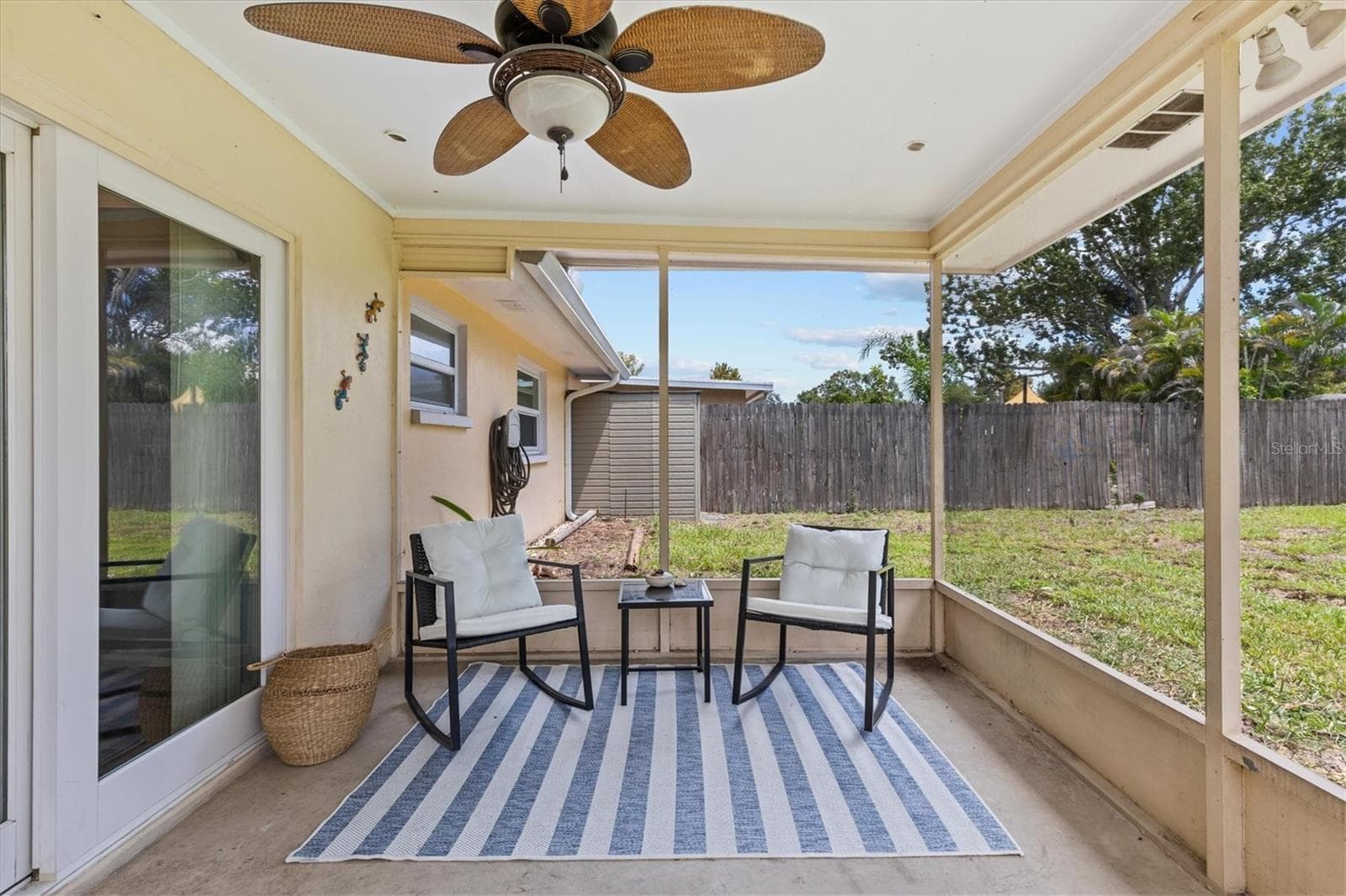 1707 Hibiscus Circle N photo 5
