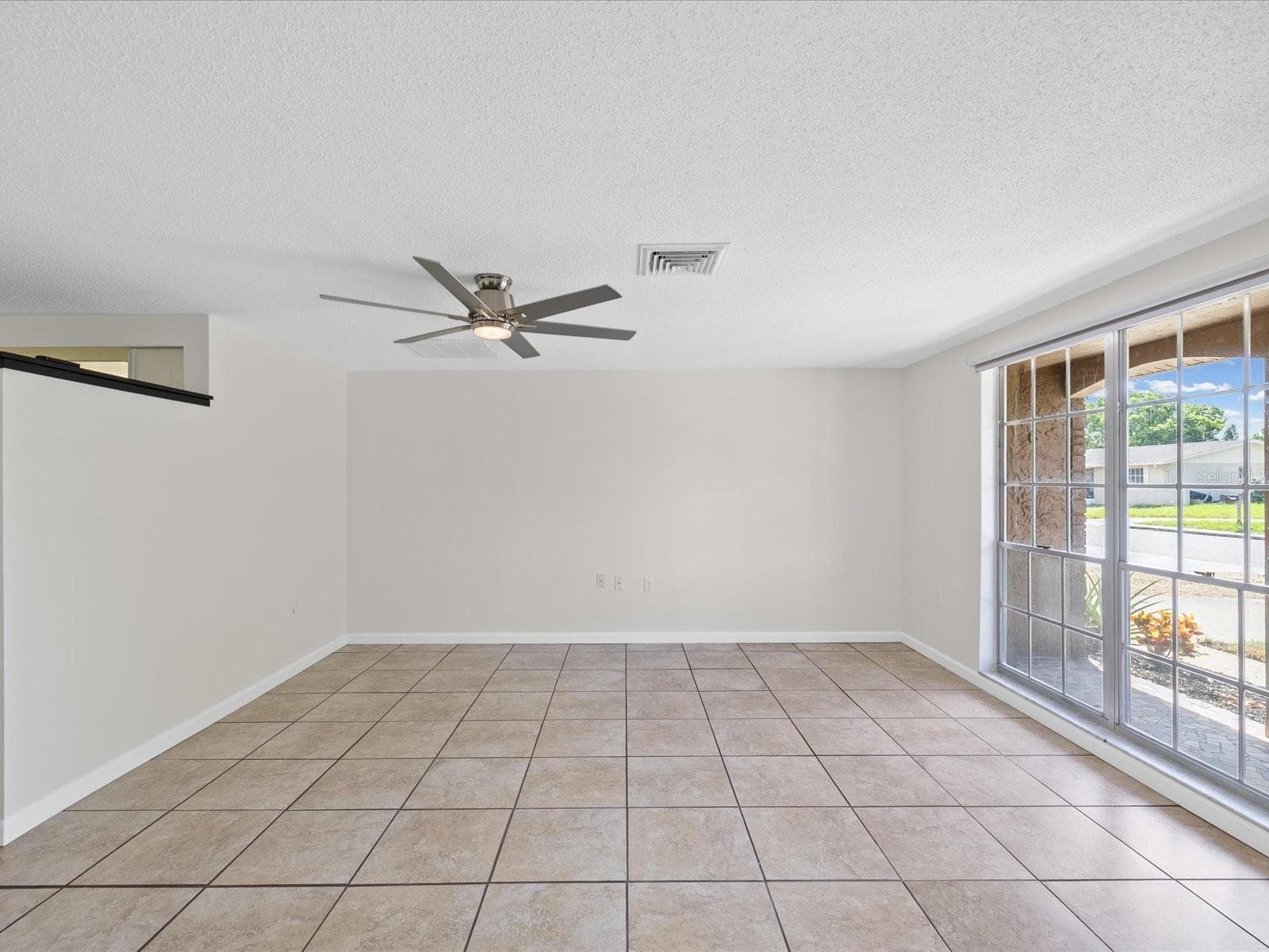 6805 Altavista St photo 3