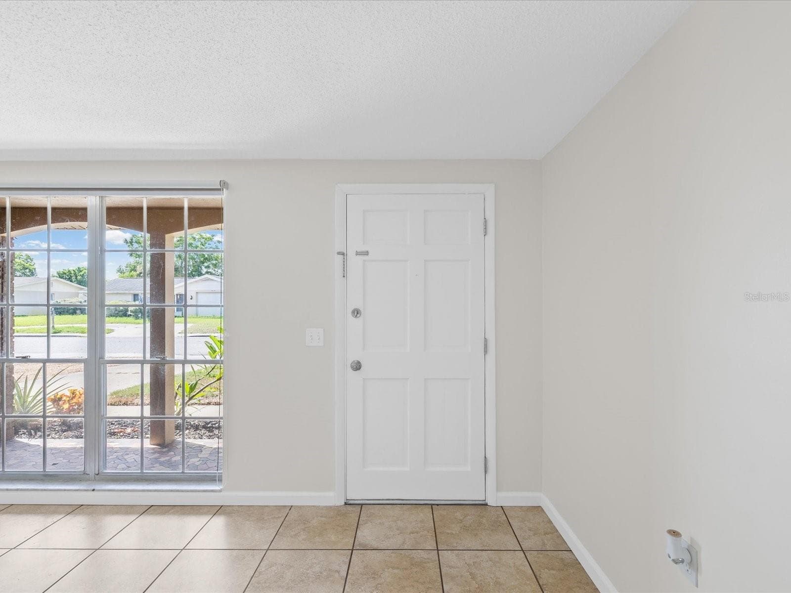 6805 Altavista St photo 4