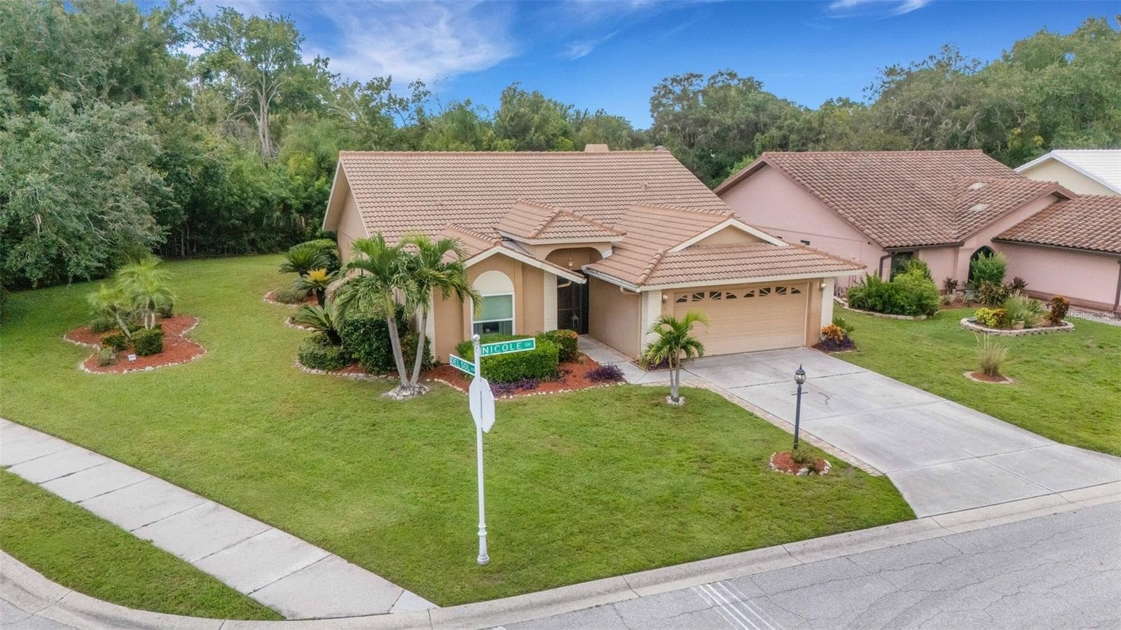6104 Nicole Dr photo 3
