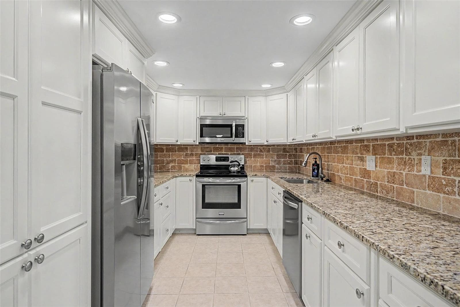 2700 Bayshore Blvd #11202 photo 4