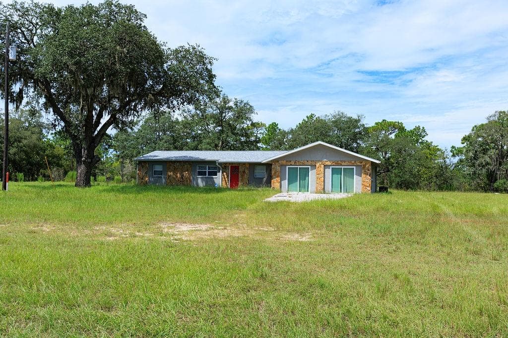 15451 Commercial Way photo 3