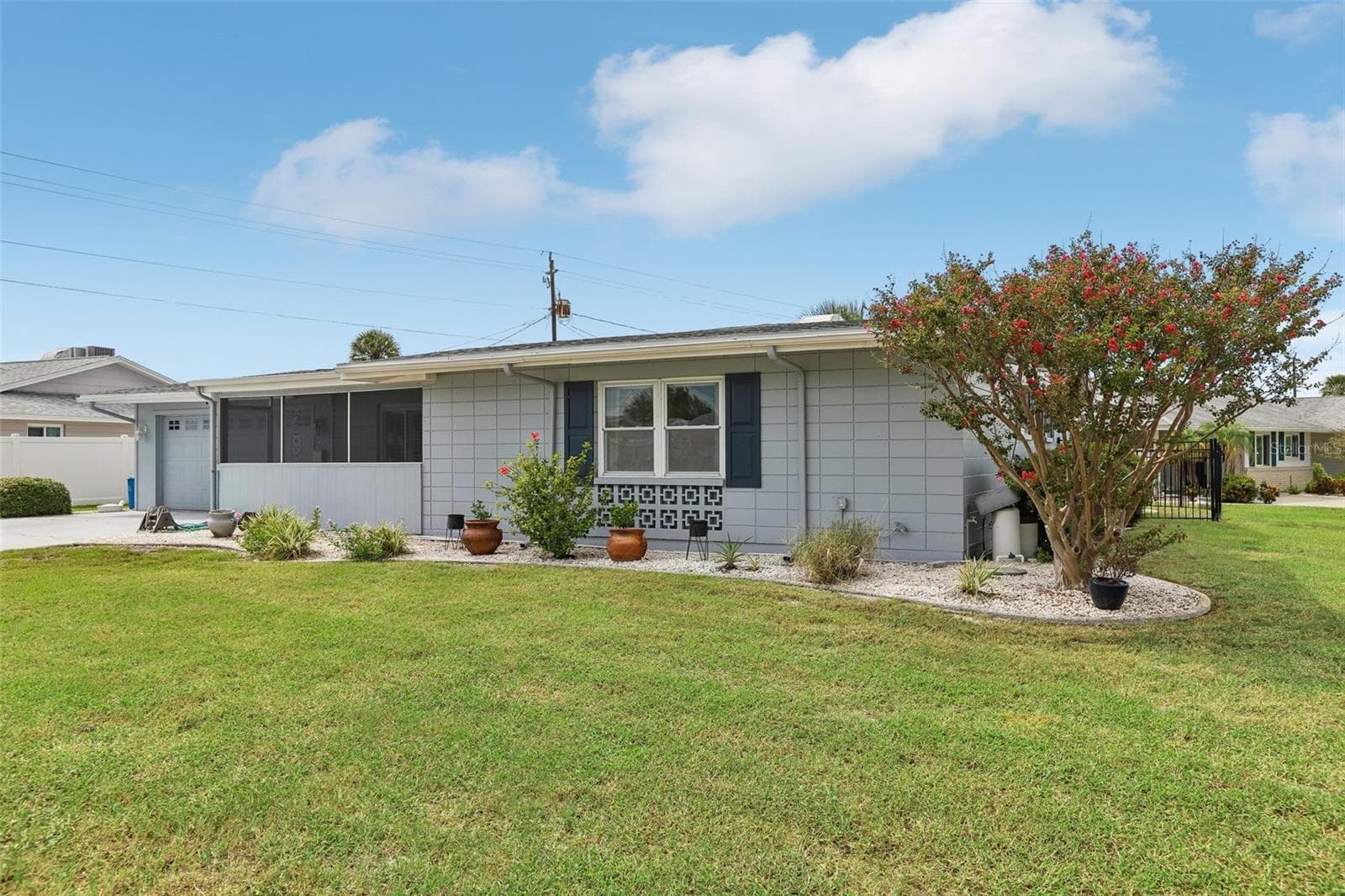 1001 LA Jolla Ave photo 4