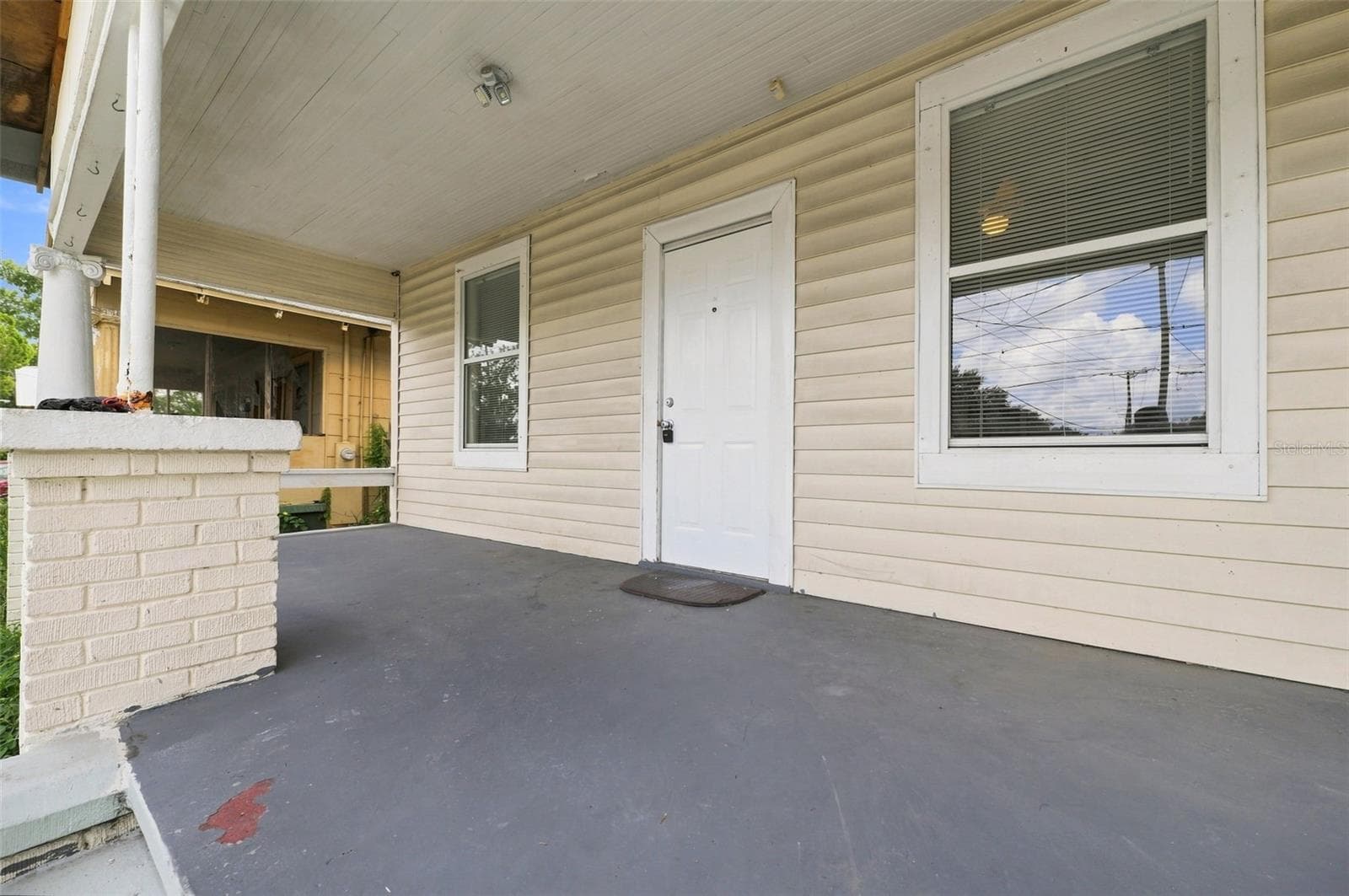 1609 E Lake Ave photo 3