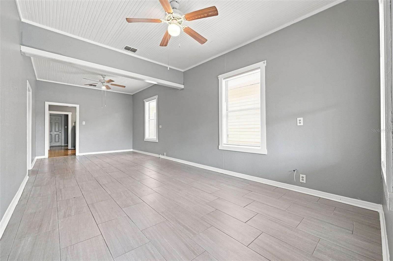 1609 E Lake Ave photo 4