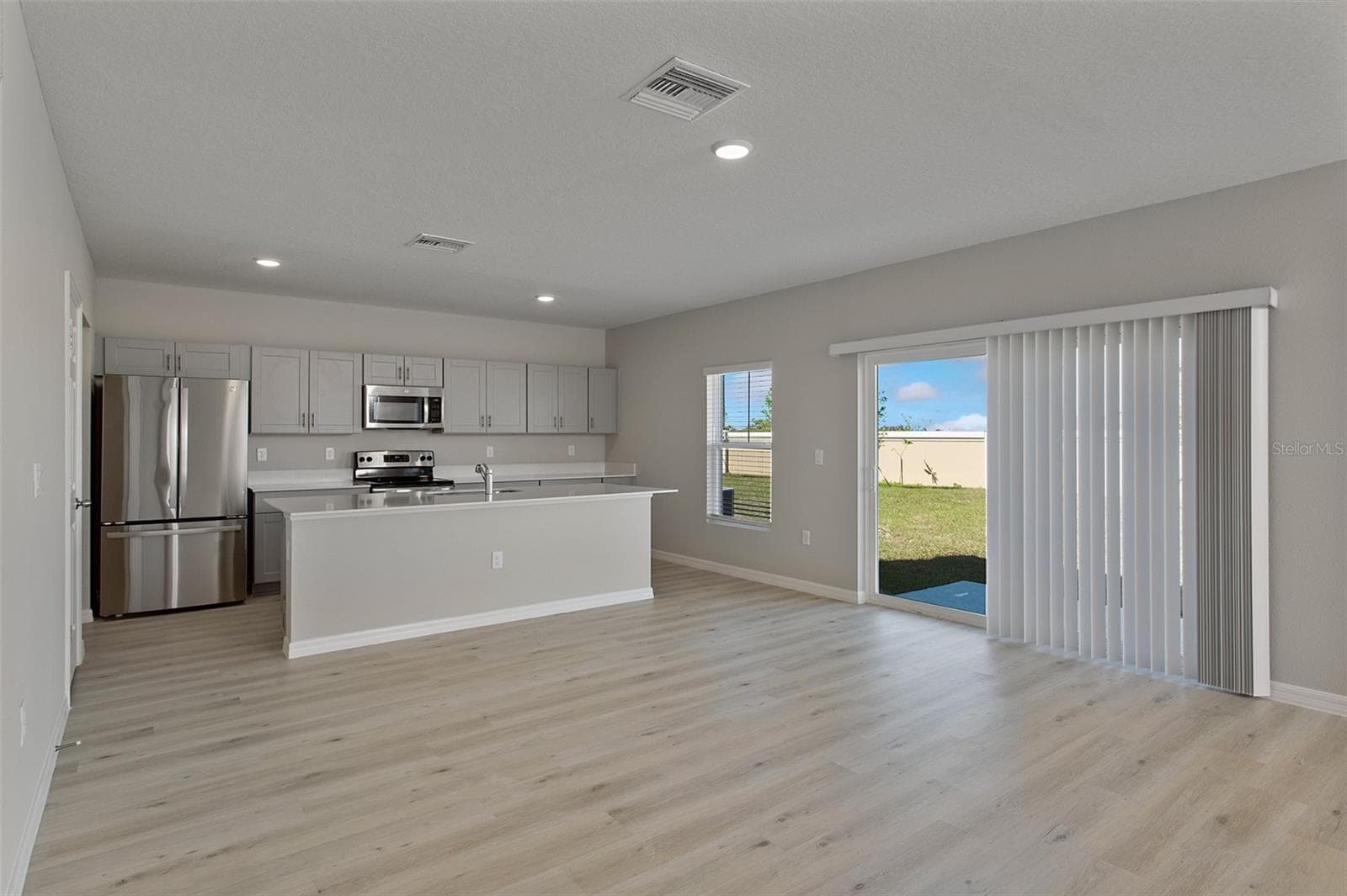 36675 Thornhedge Dr photo 3