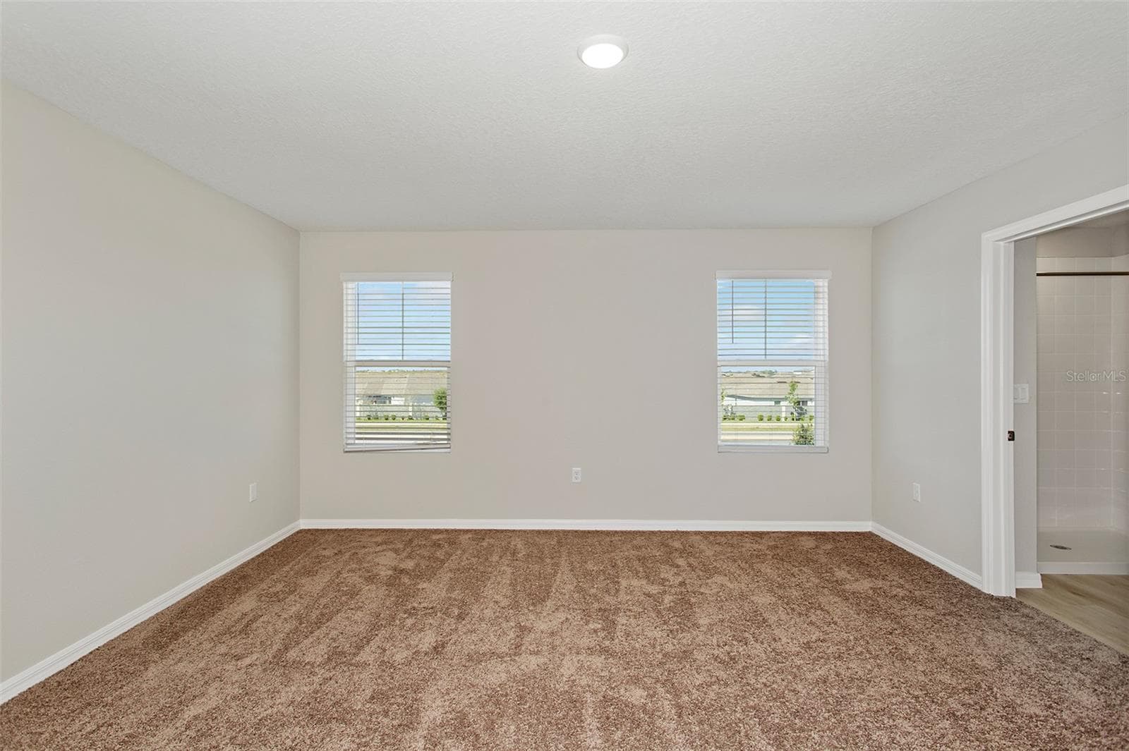 36675 Thornhedge Dr photo 4