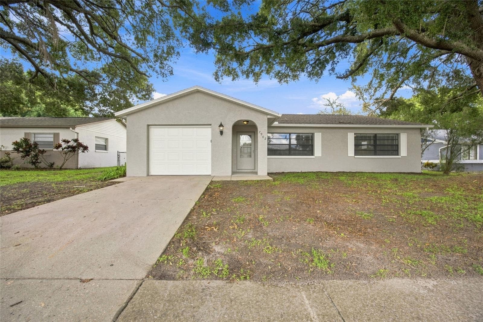 7902 Royal Stewart Dr photo 2
