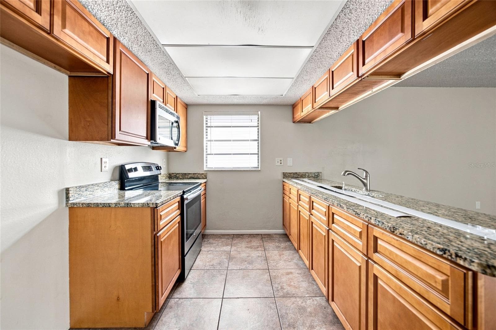 7902 Royal Stewart Dr photo 4