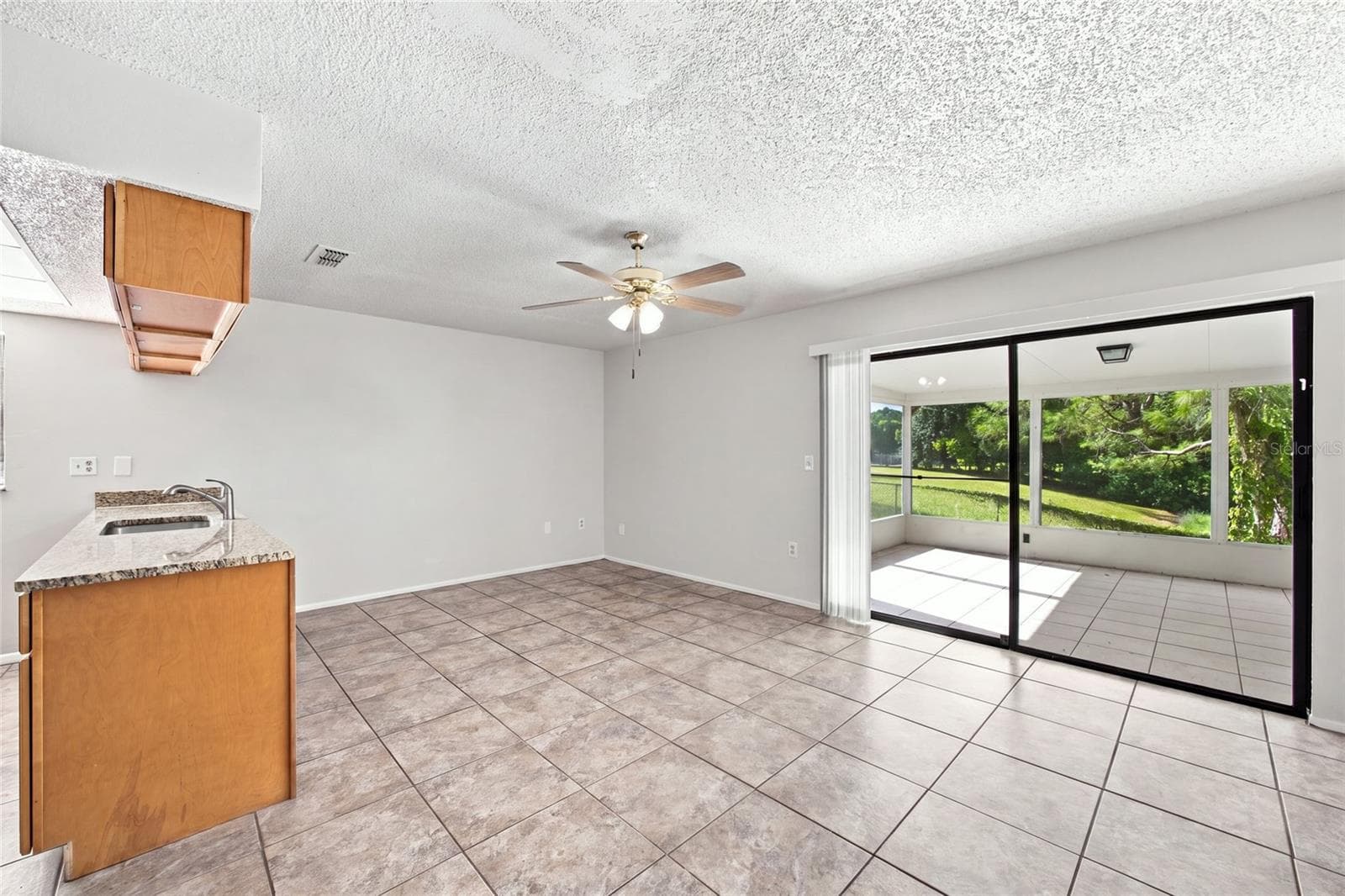 7902 Royal Stewart Dr photo 3