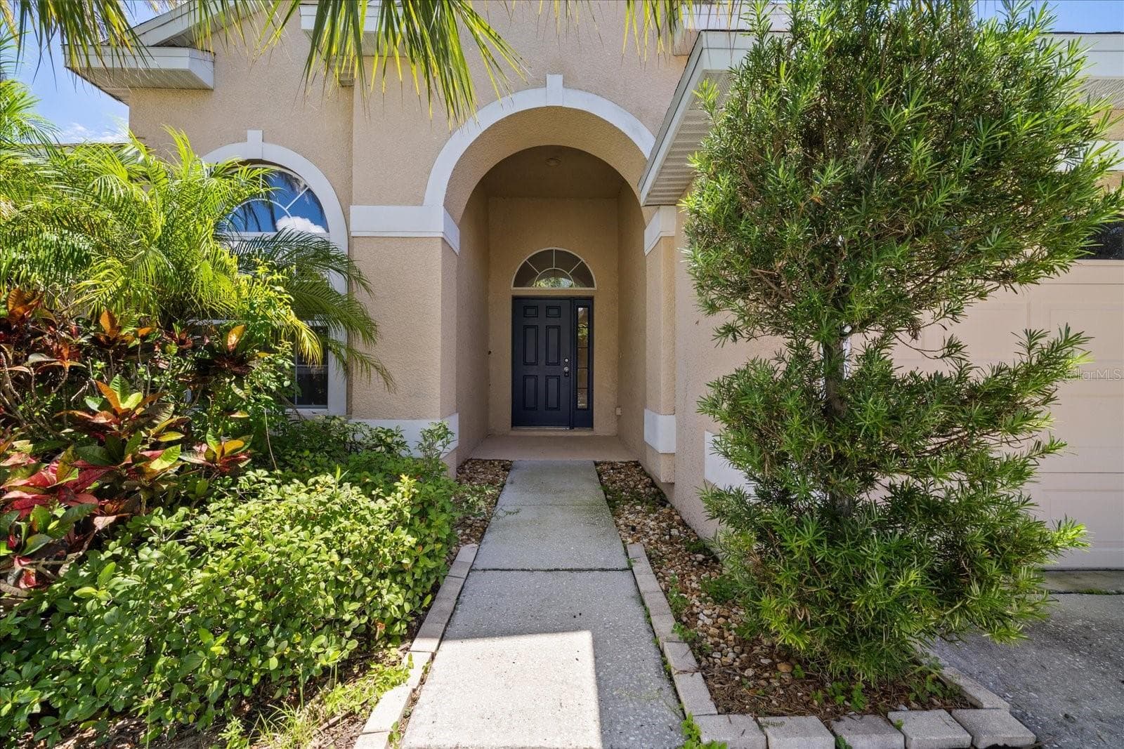 1833 Mira Lago Cir photo 2