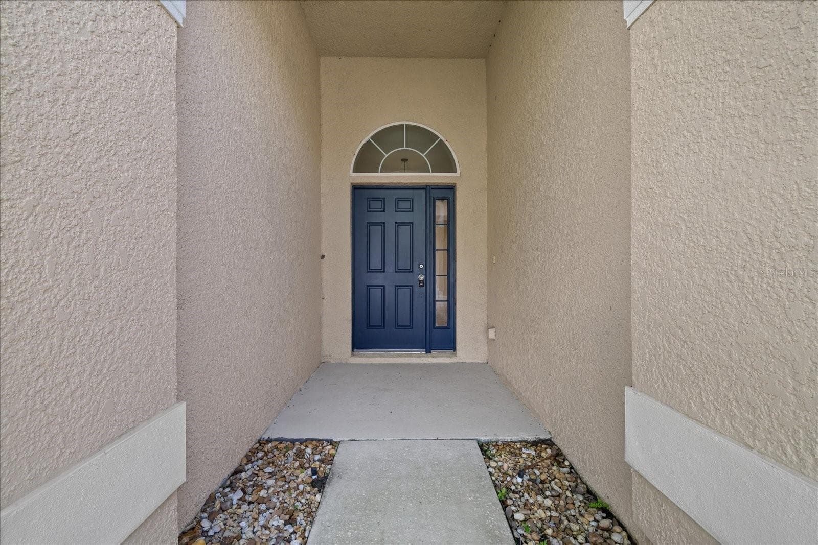 1833 Mira Lago Cir photo 3