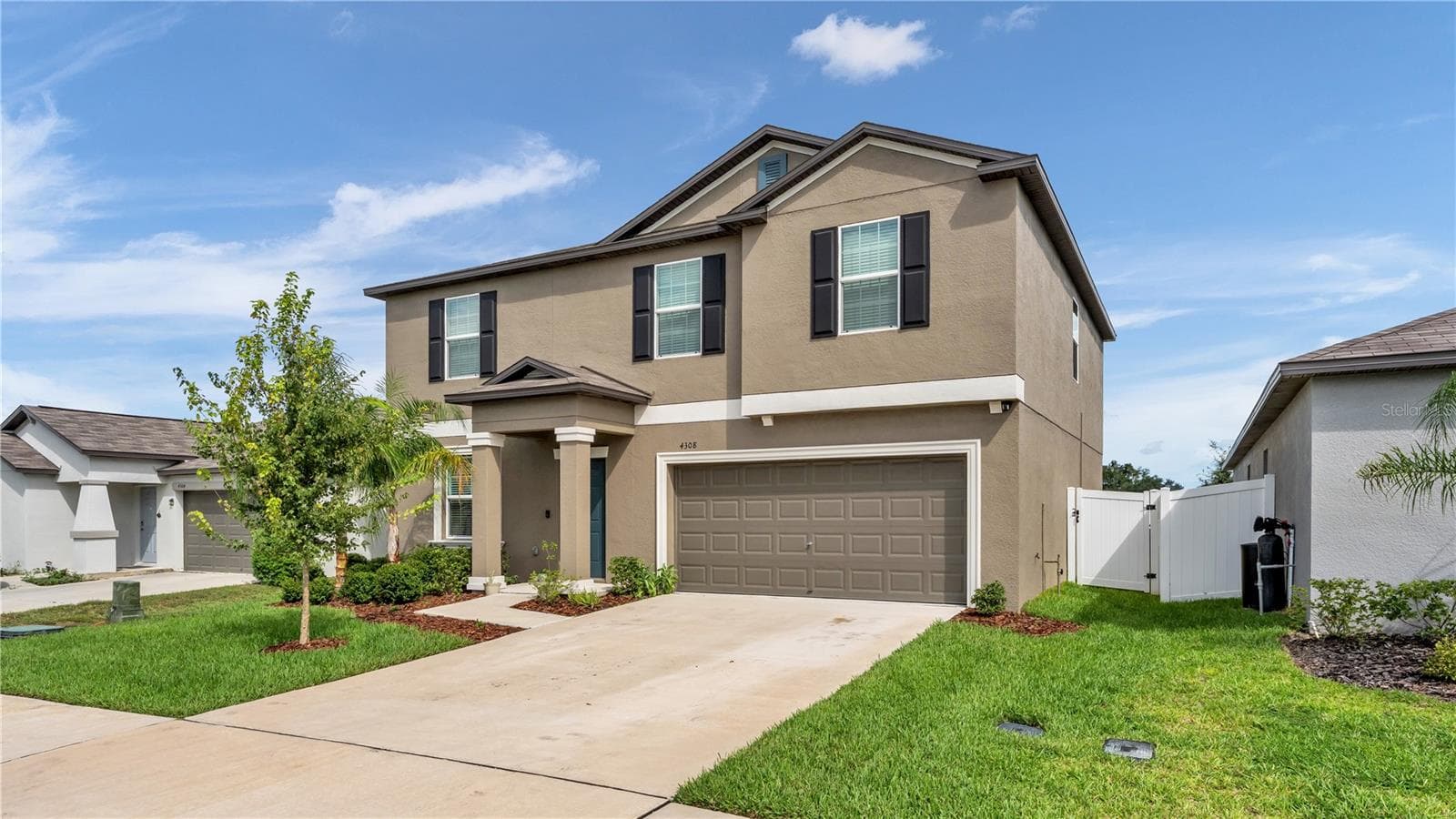 4308 Fabulous Finch Ln photo 2