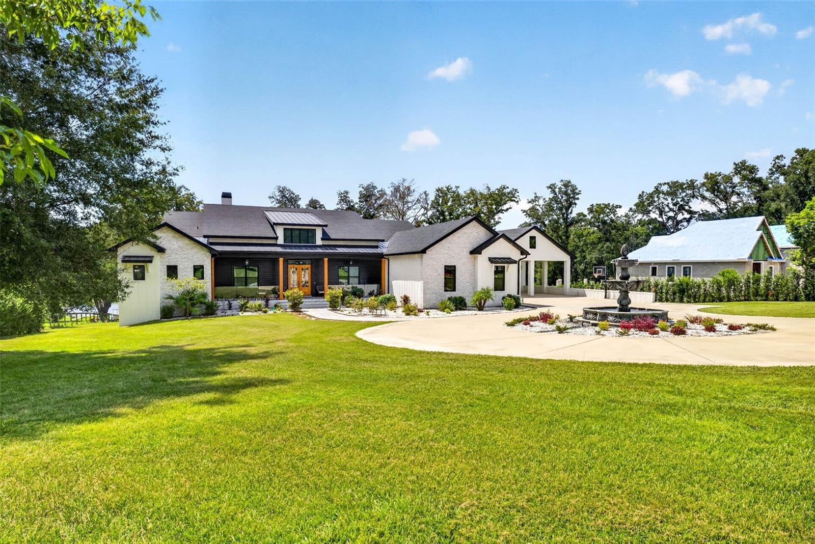 13323 Happy Hill Rd photo 2