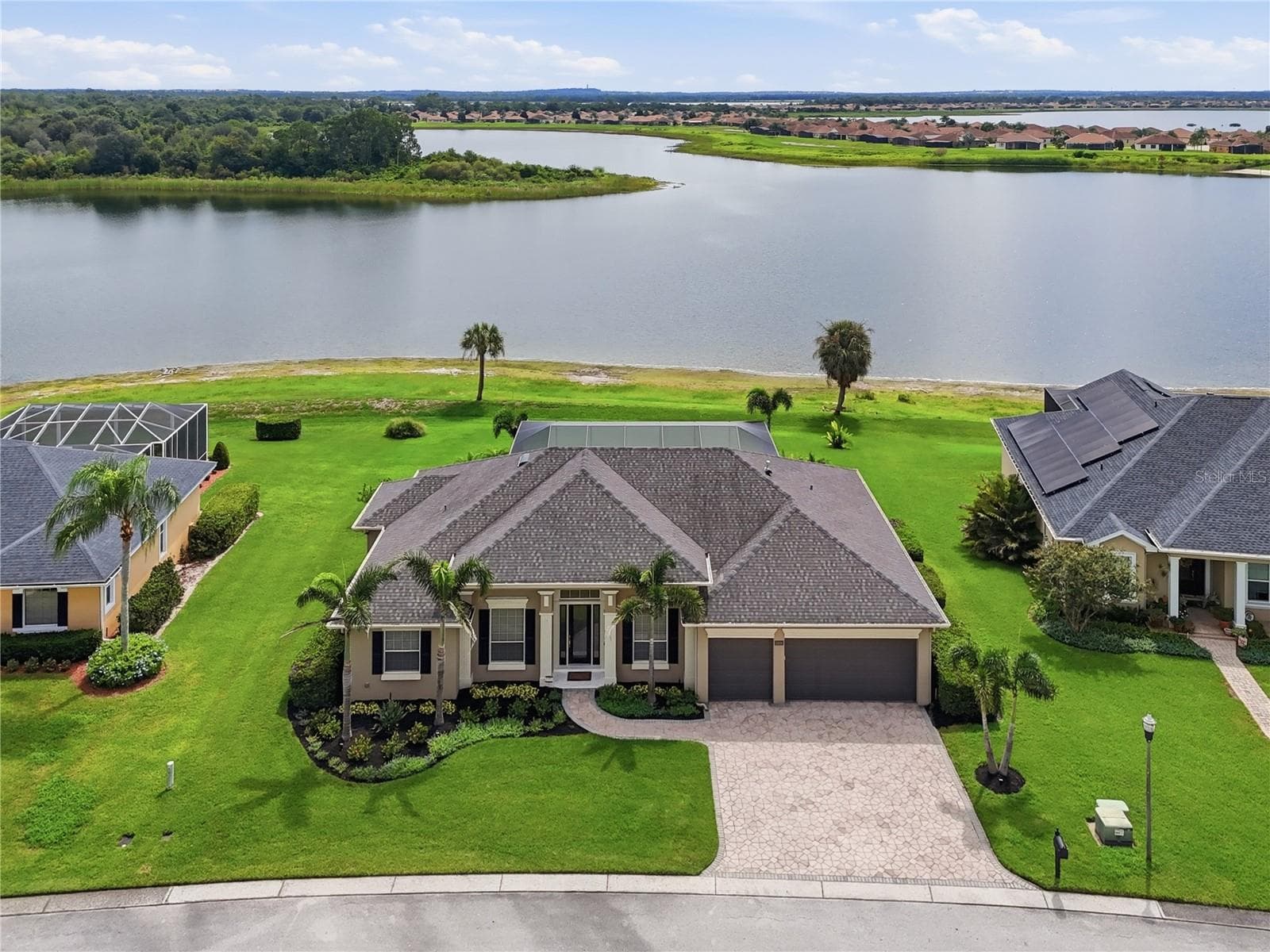 644 Hart Lake Dr photo 2