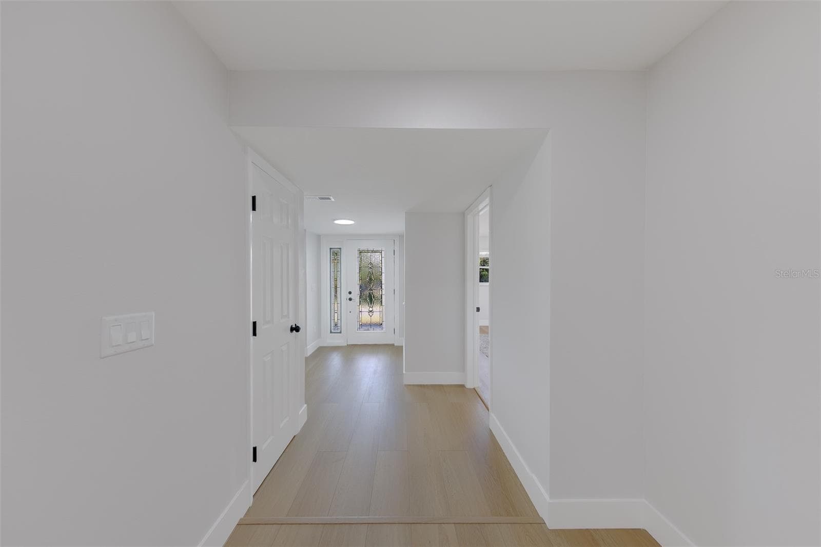 471 Sierra Cir E photo 4