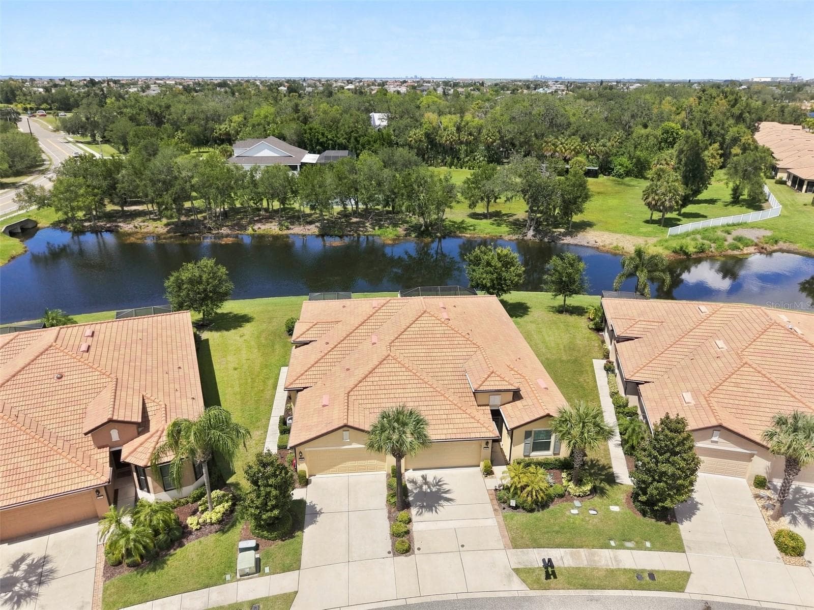 5465 Sunset Falls Dr photo 2