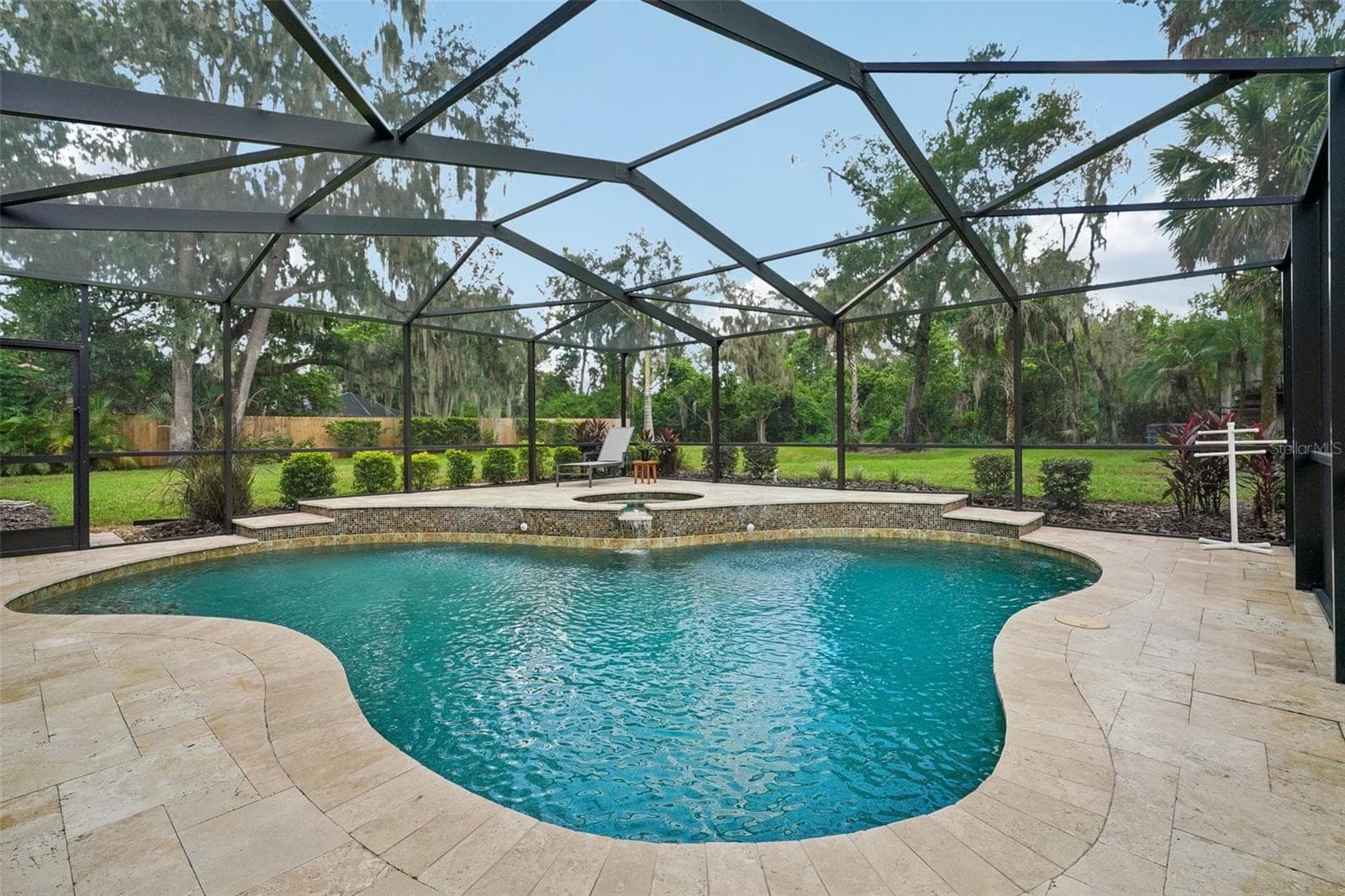 4710 Ridgecliff Dr photo 3