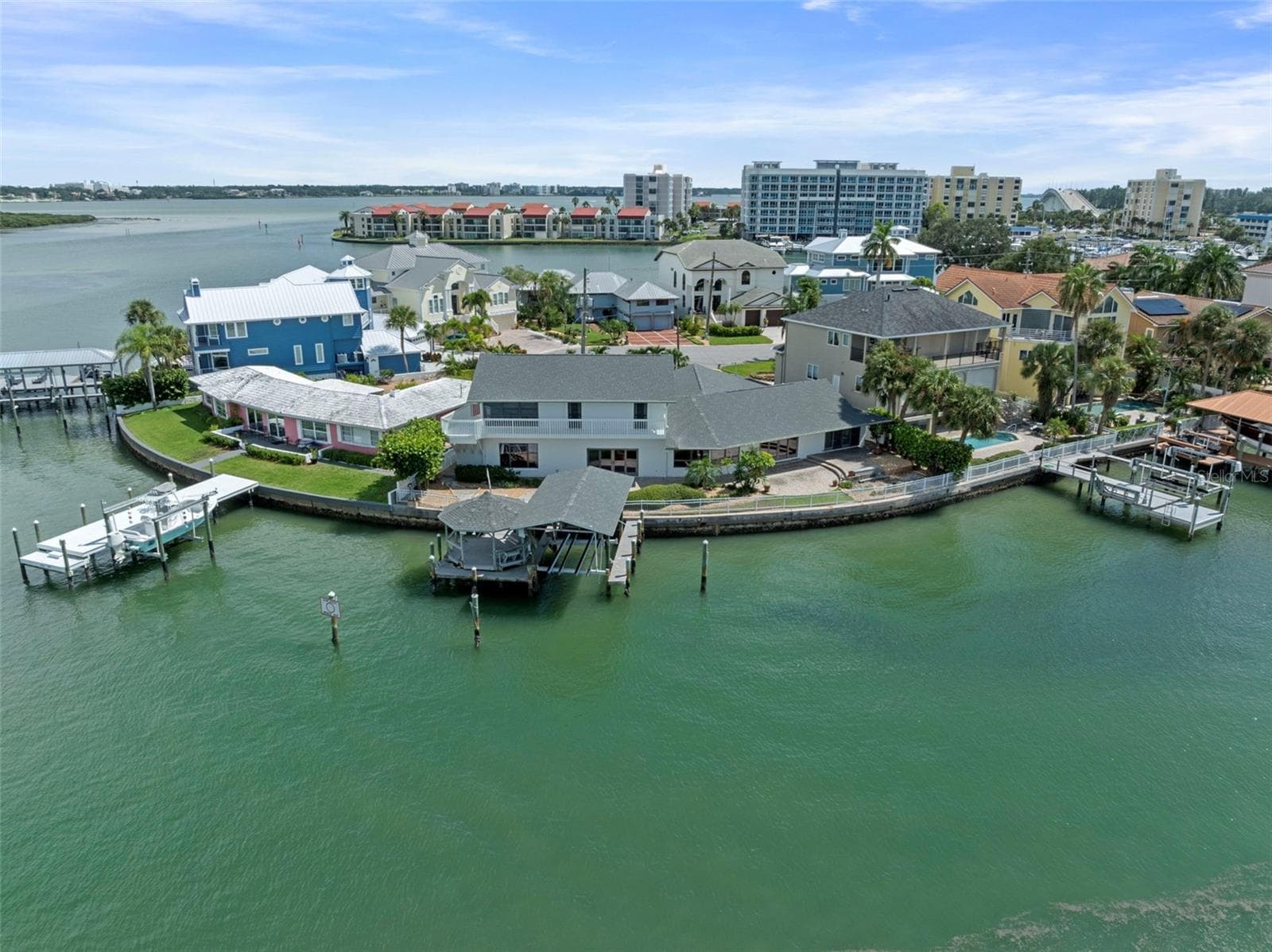 290 Bayside Dr photo 4