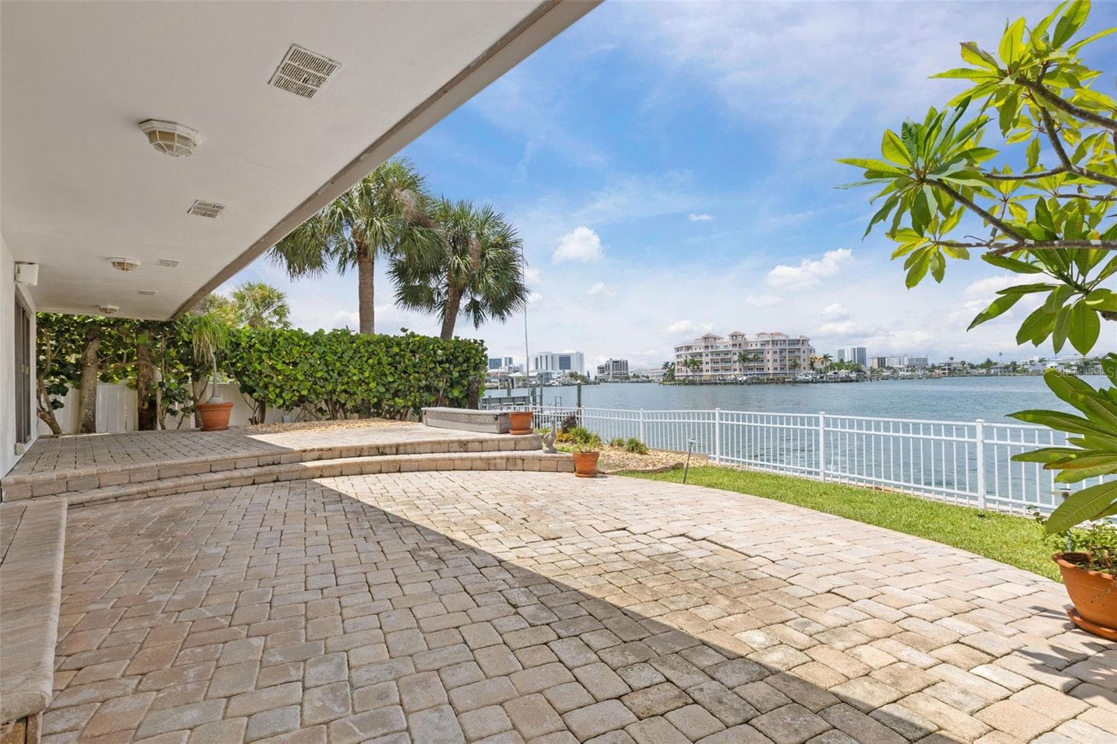 290 Bayside Dr photo 5