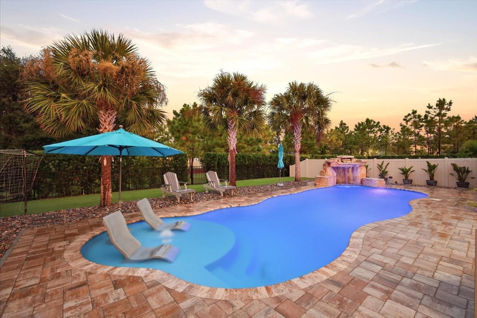 3816 Bonfire Dr photo 4