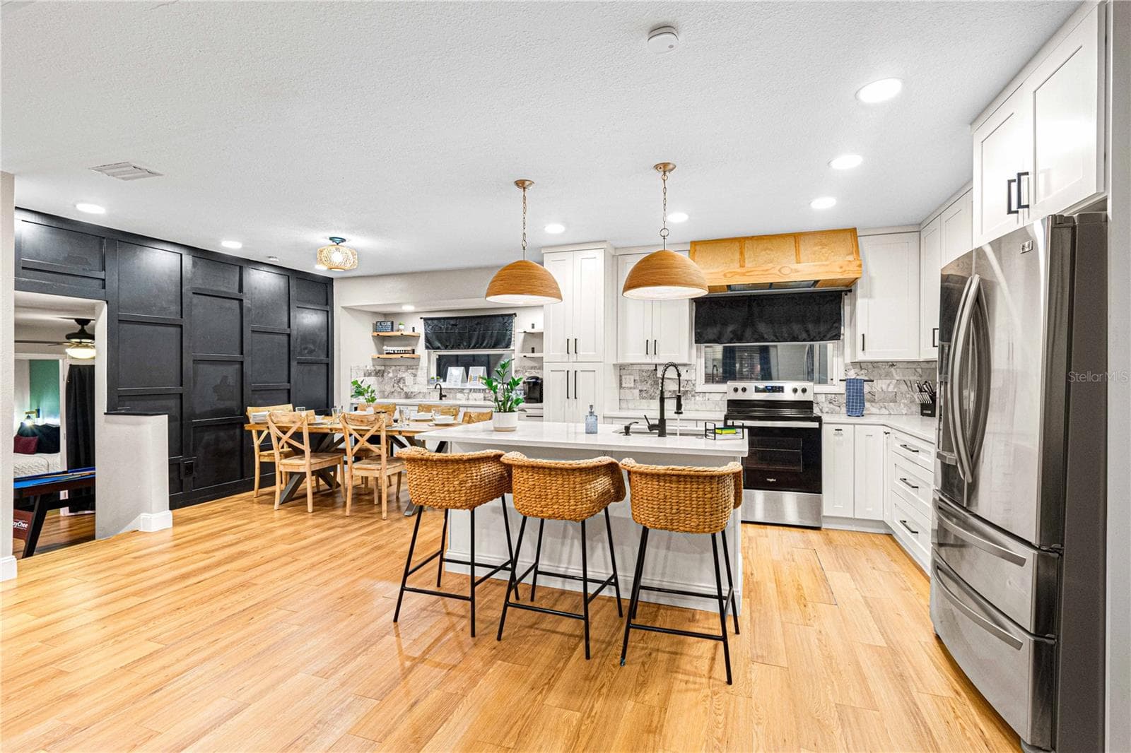 7501 Rustic Dr photo 3