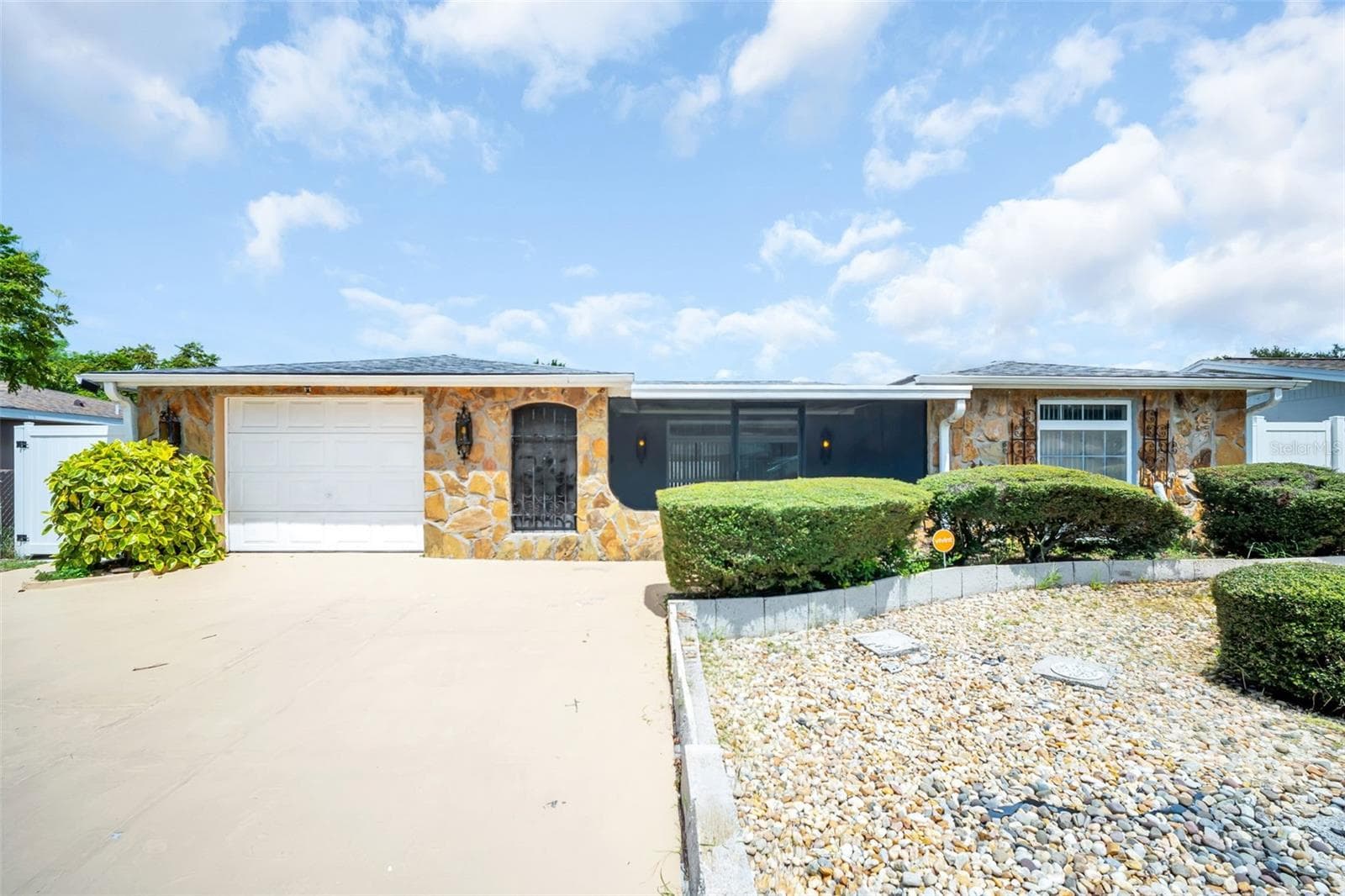 7825 Bloomfield Dr photo 3