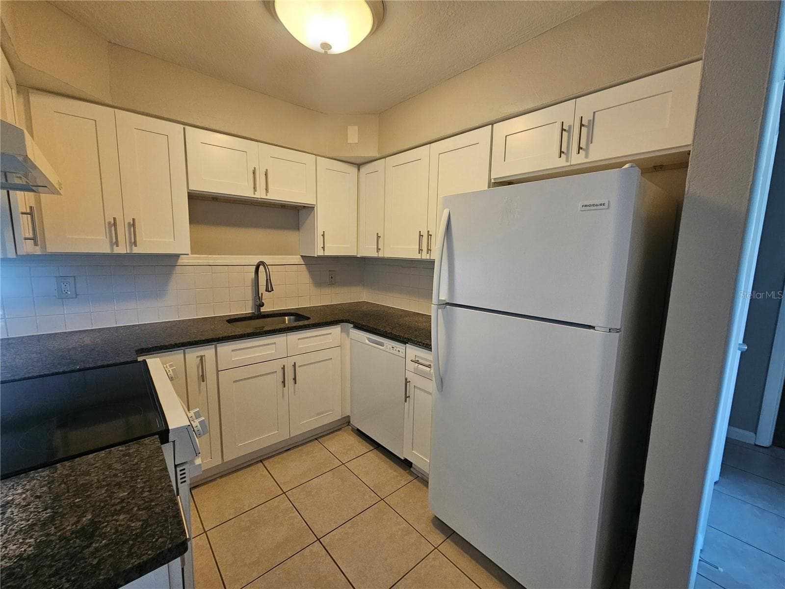 308 Evelyn Ave photo 5