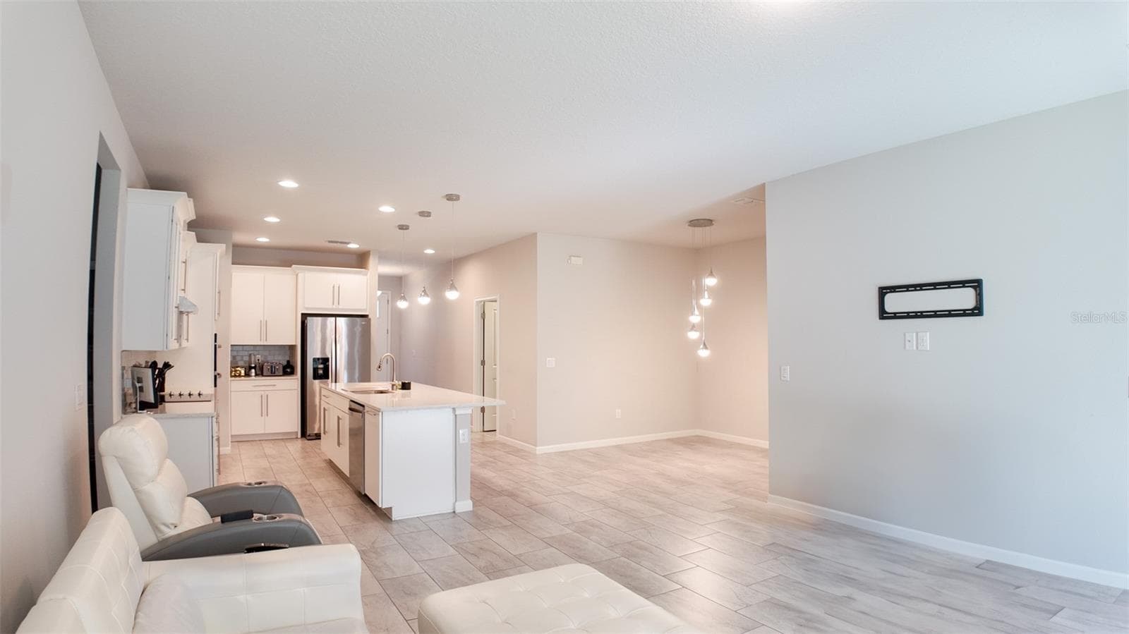 12937 Satin Lily Dr photo 3