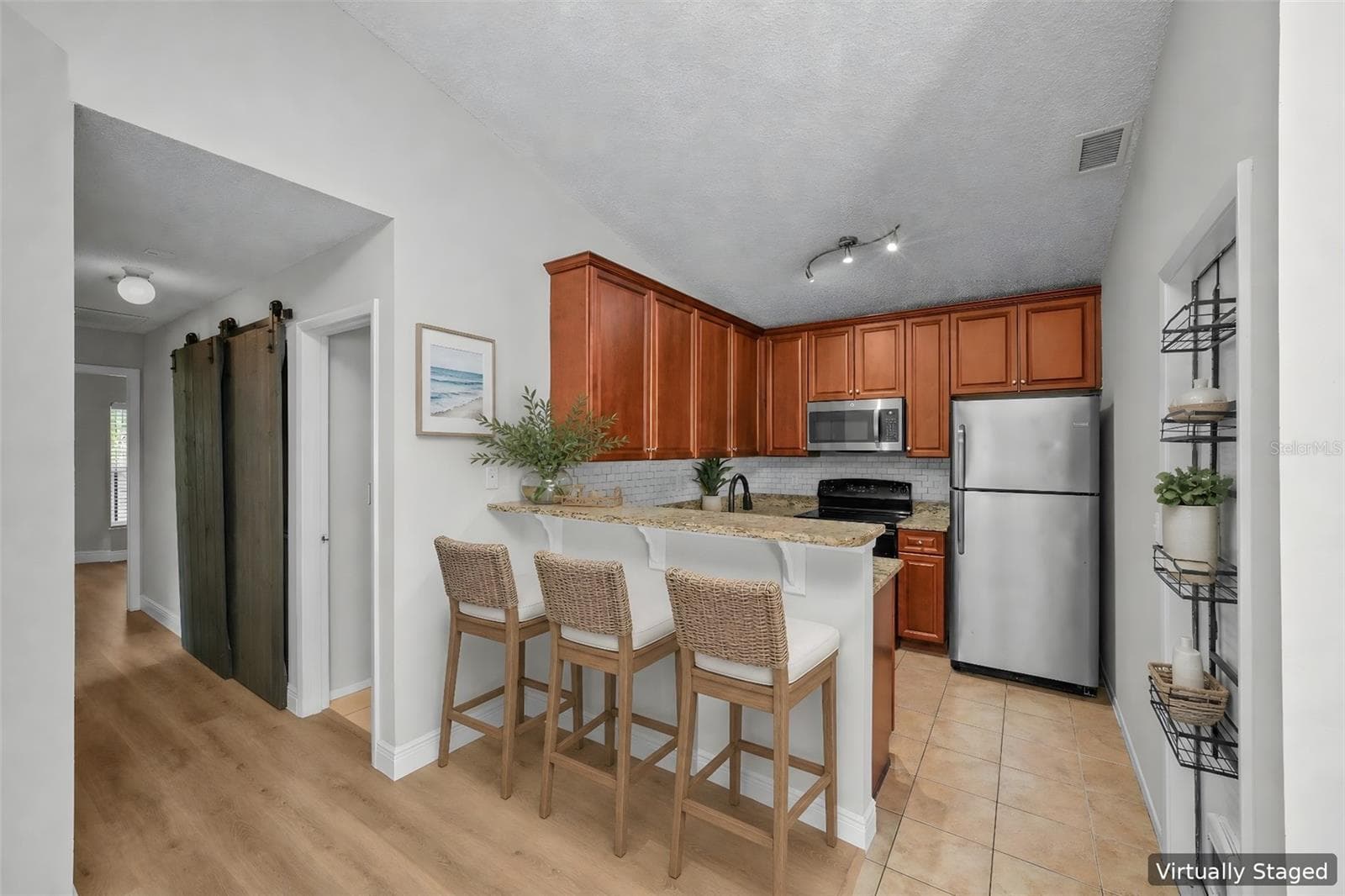 2751 Wilson CT photo 4