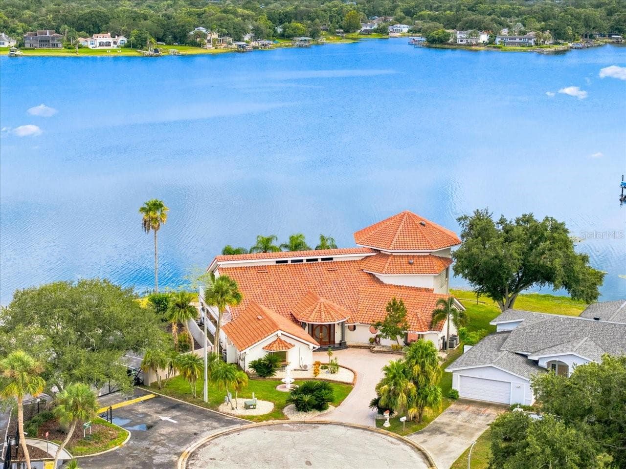 11609 Carrollwood Dr photo 3