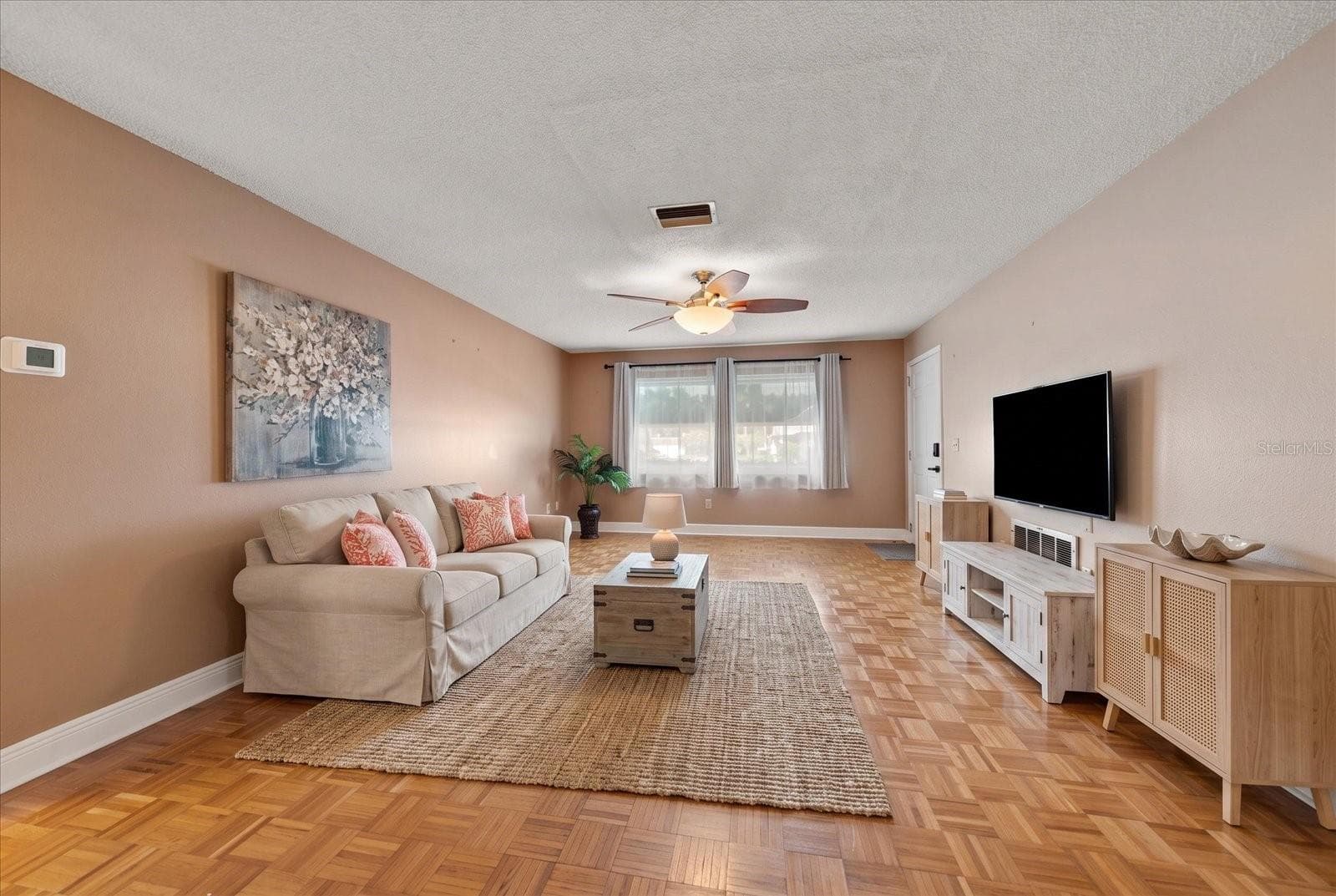 403 Mindy Dr photo 4